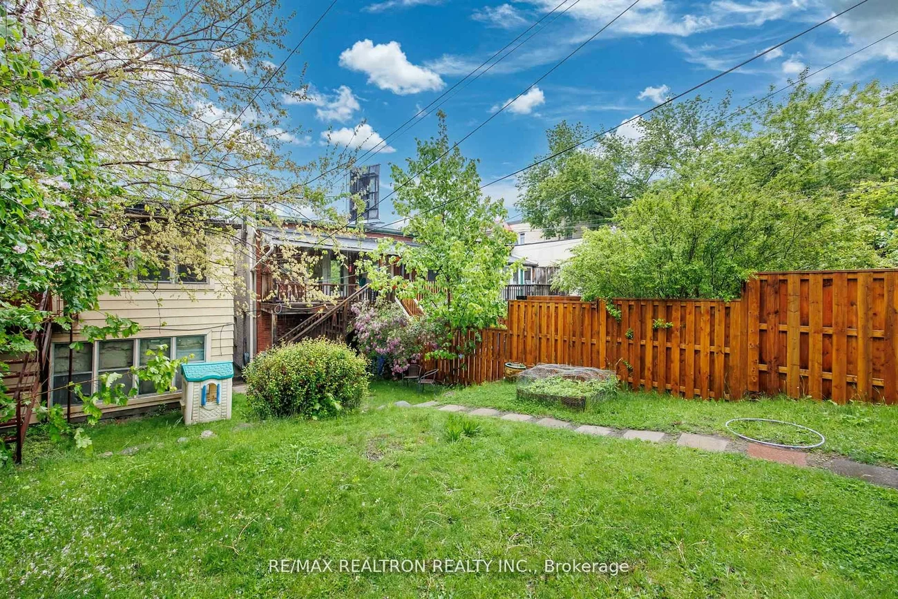 1611, Bloor, High Park-Swansea, Toronto