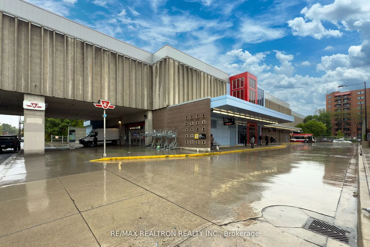 1611, Bloor, High Park-Swansea, Toronto