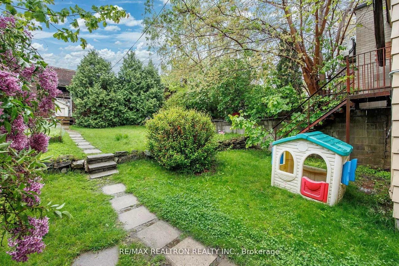 1611, Bloor, High Park-Swansea, Toronto