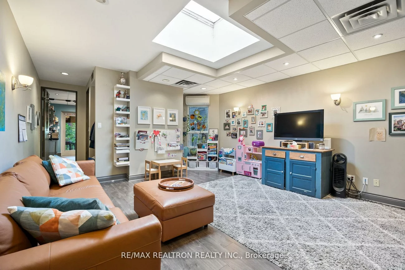 1611, Bloor, High Park-Swansea, Toronto