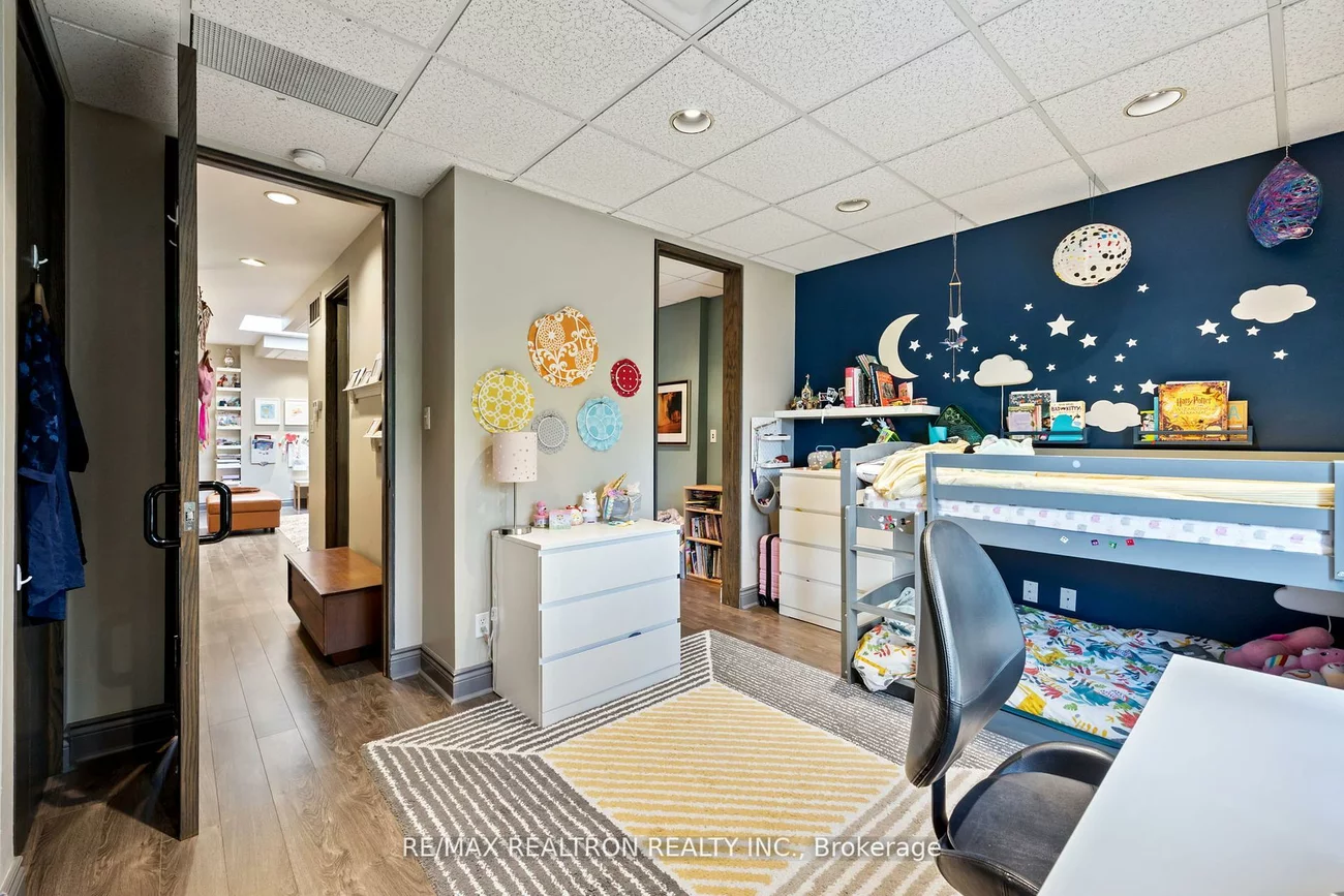 1611, Bloor, High Park-Swansea, Toronto