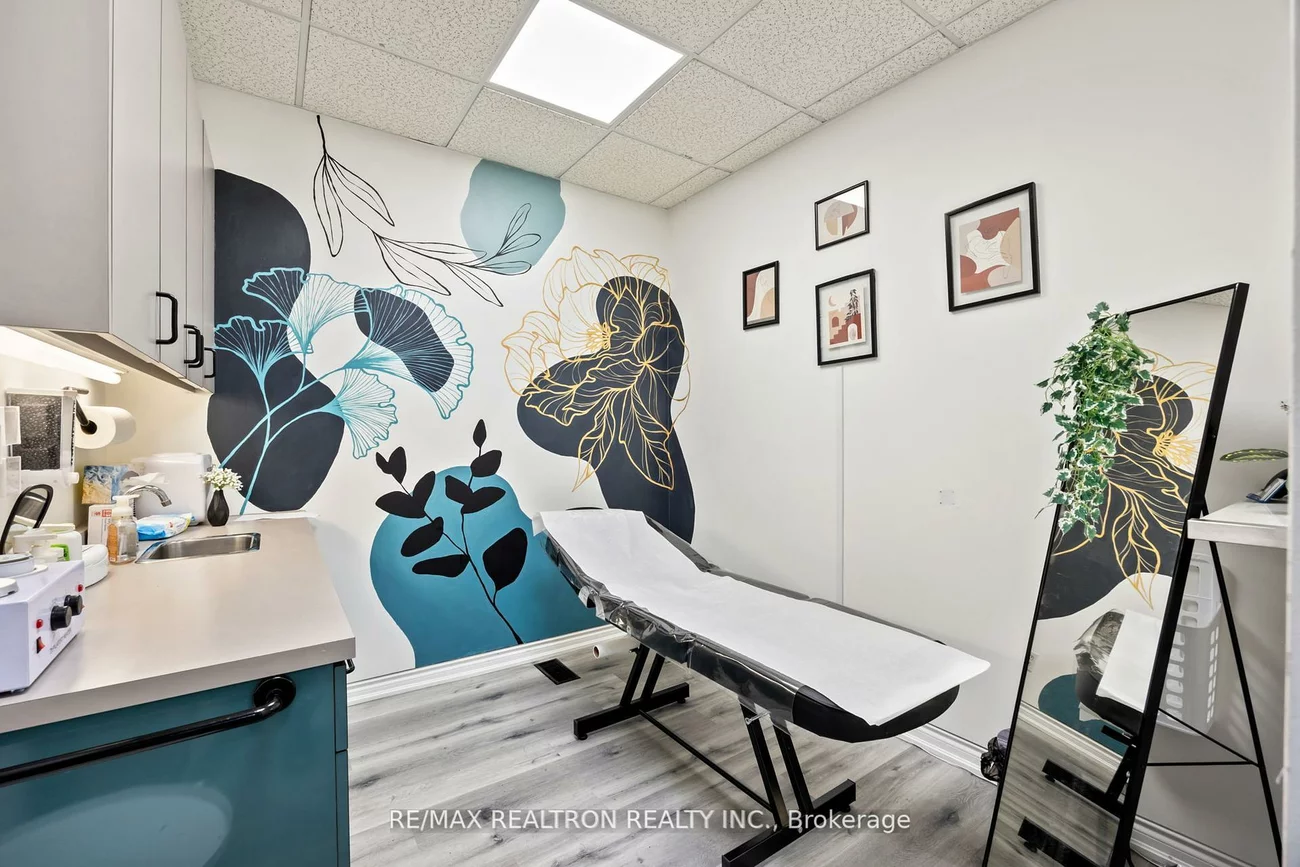 1611, Bloor, High Park-Swansea, Toronto