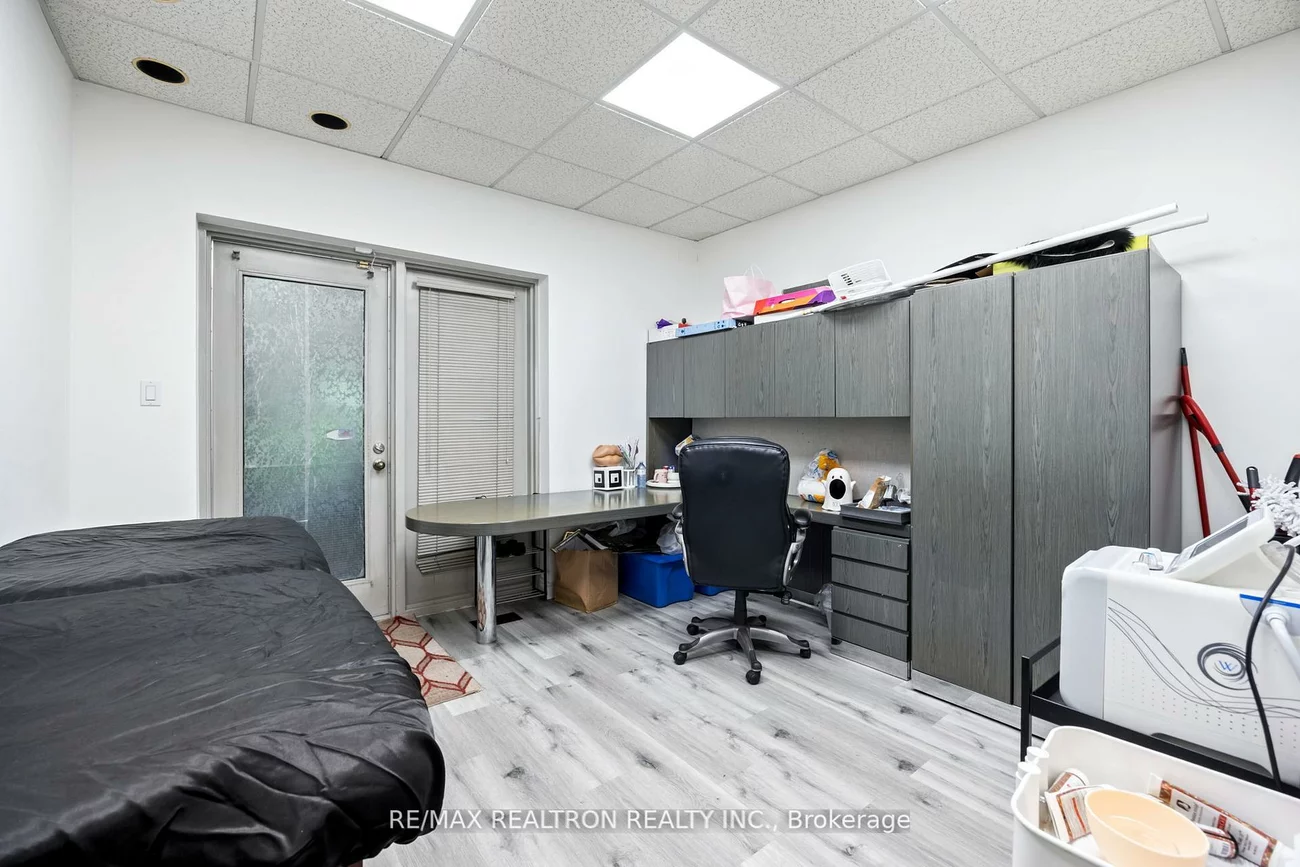 1611, Bloor, High Park-Swansea, Toronto