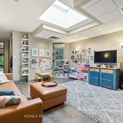 1611, Bloor, High Park-Swansea, Toronto