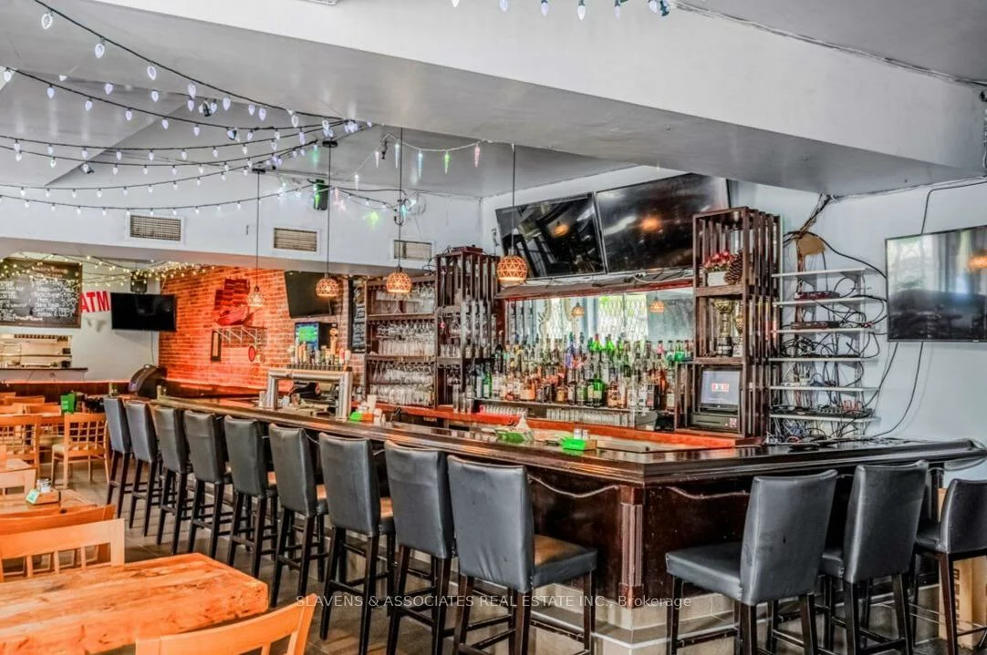 3048, Dundas, Junction Area, Toronto