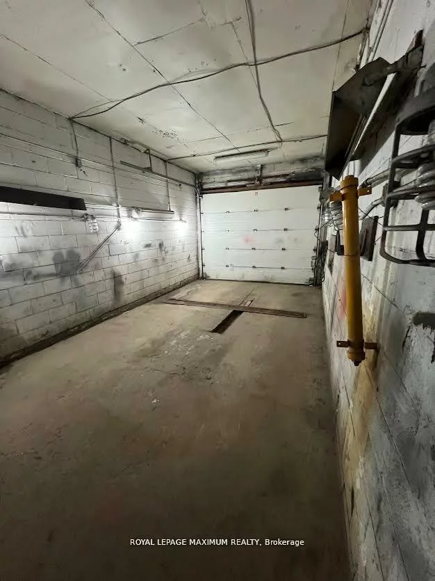 915, Weston, Rockcliffe-Smythe, Toronto