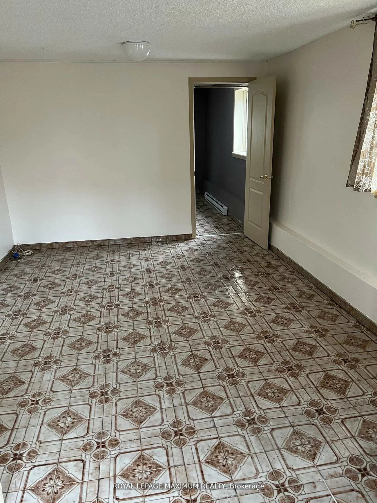 915, Weston, Rockcliffe-Smythe, Toronto