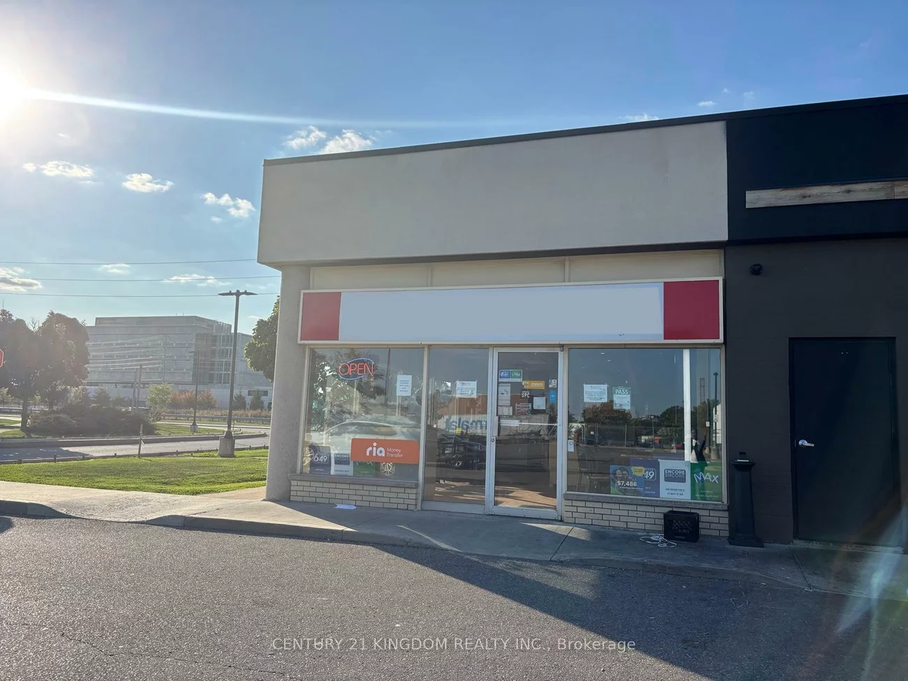 5555, Eglinton, Eringate-Centennial-West Deane, Toronto