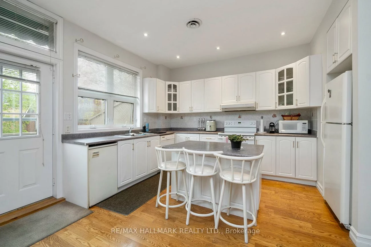 3631, Dundas, Runnymede-Bloor West Village, Toronto