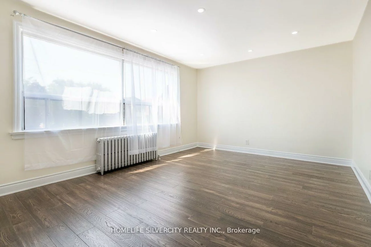 4, Brookhaven, Brookhaven-Amesbury, Toronto