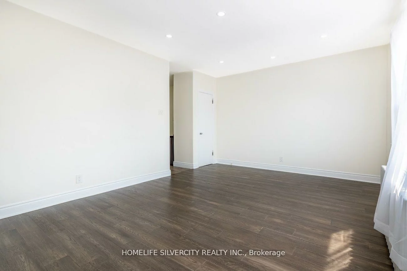 4, Brookhaven, Brookhaven-Amesbury, Toronto