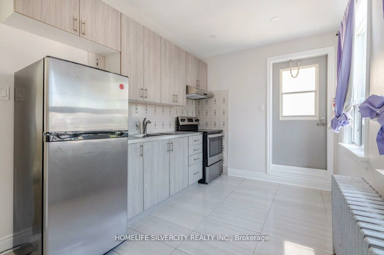 4, Brookhaven, Brookhaven-Amesbury, Toronto