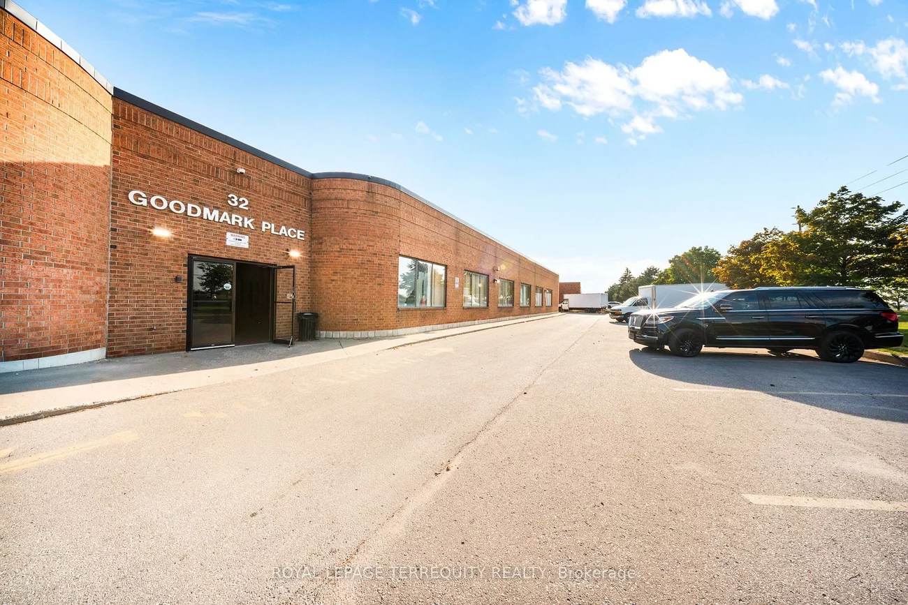 32, Goodmark, West Humber-Clairville, Toronto