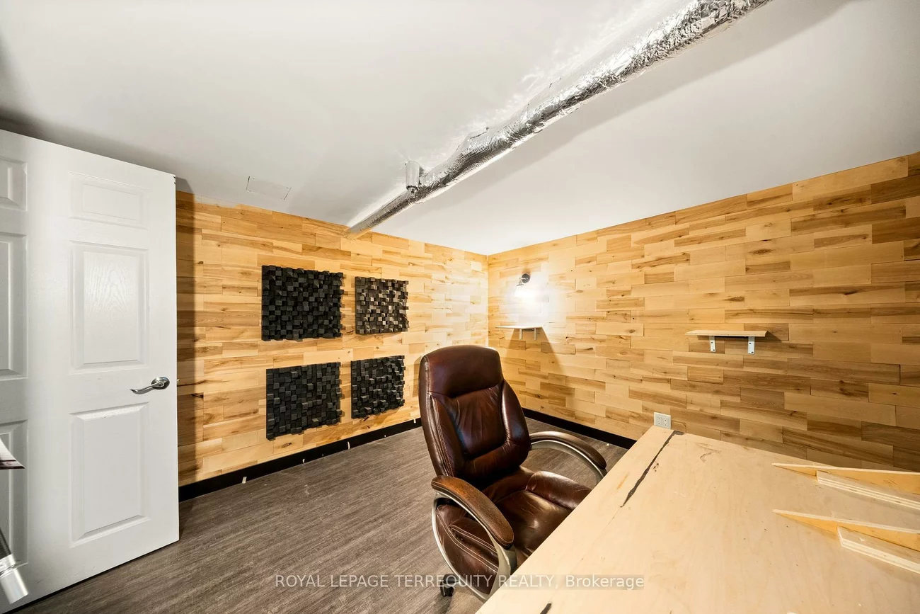 32, Goodmark, West Humber-Clairville, Toronto