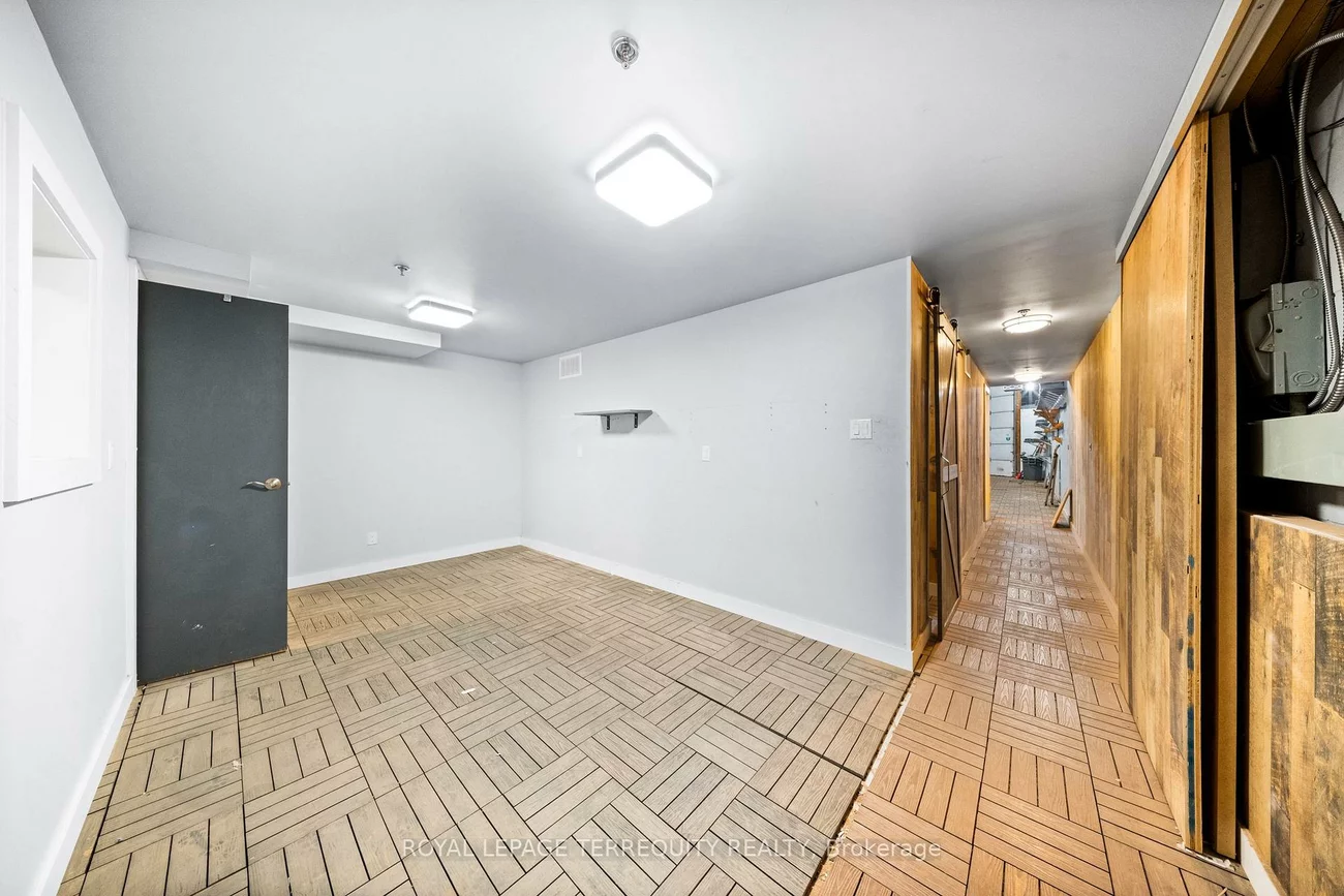 32, Goodmark, West Humber-Clairville, Toronto