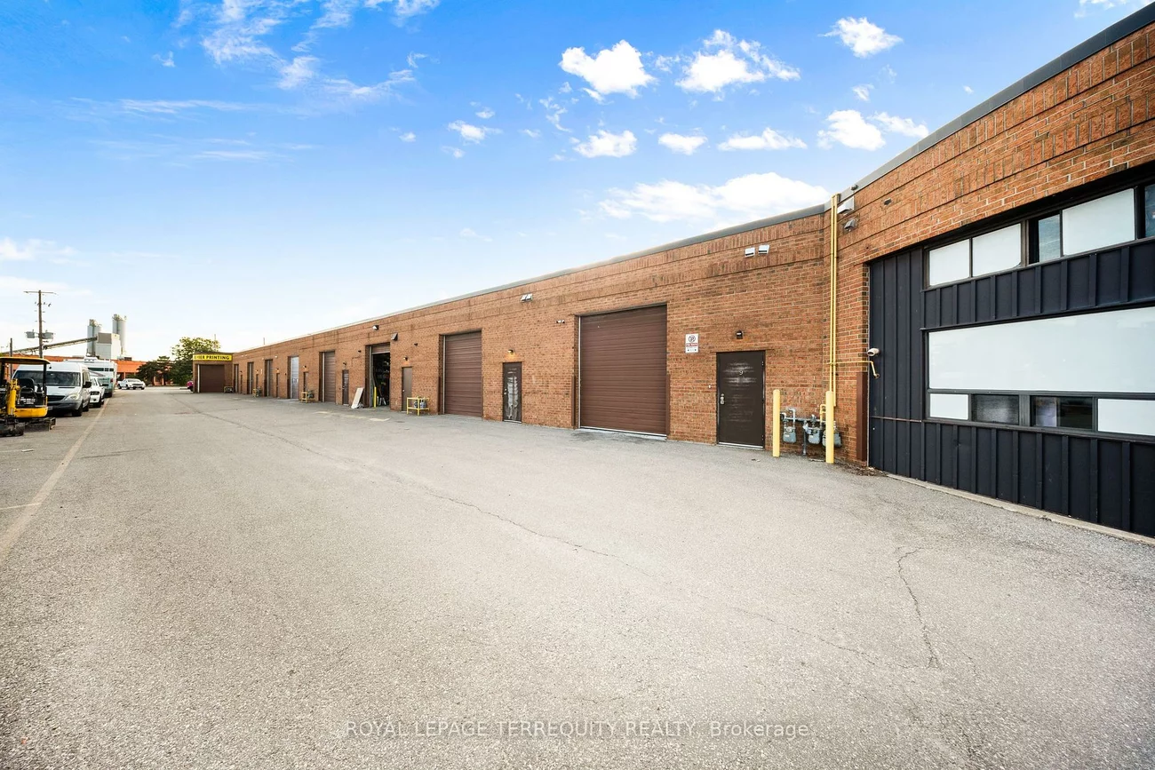 32, Goodmark, West Humber-Clairville, Toronto