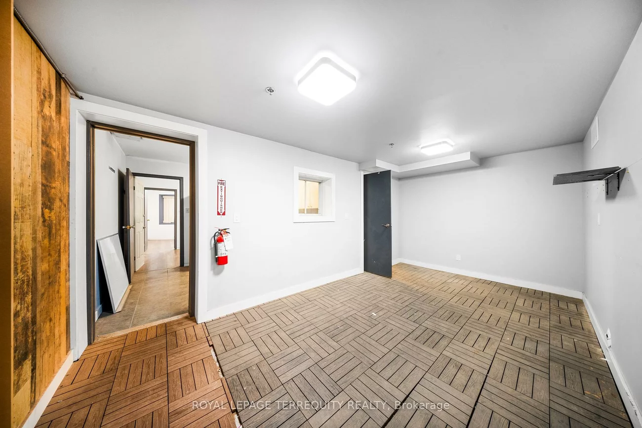 32, Goodmark, West Humber-Clairville, Toronto