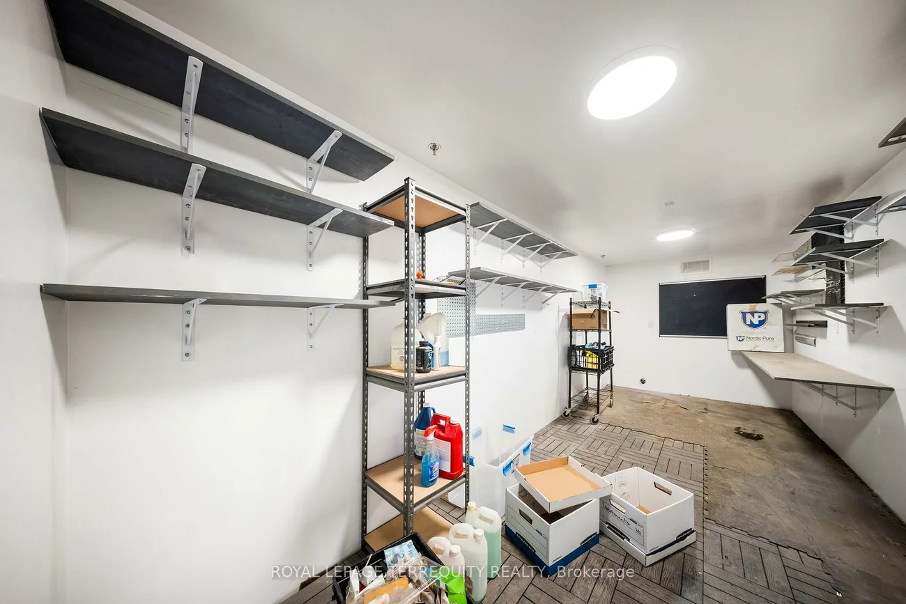32, Goodmark, West Humber-Clairville, Toronto