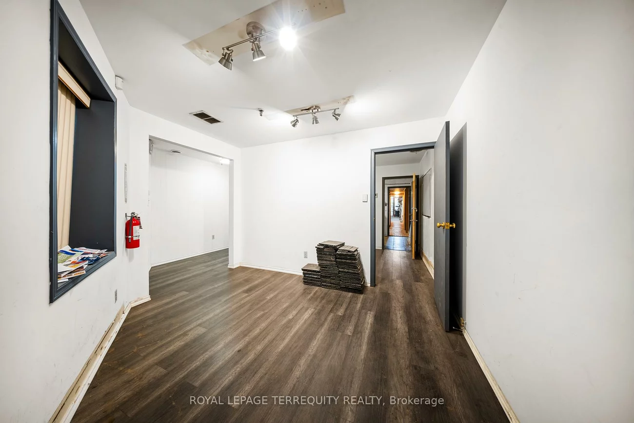 32, Goodmark, West Humber-Clairville, Toronto