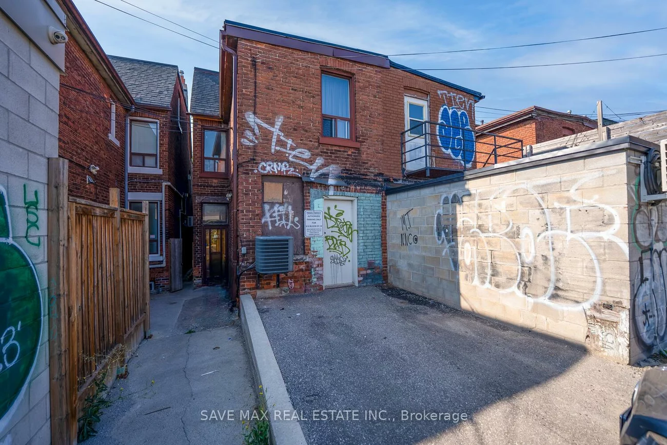 910, Bloor, Dovercourt-Wallace Emerson-Junction, Toronto