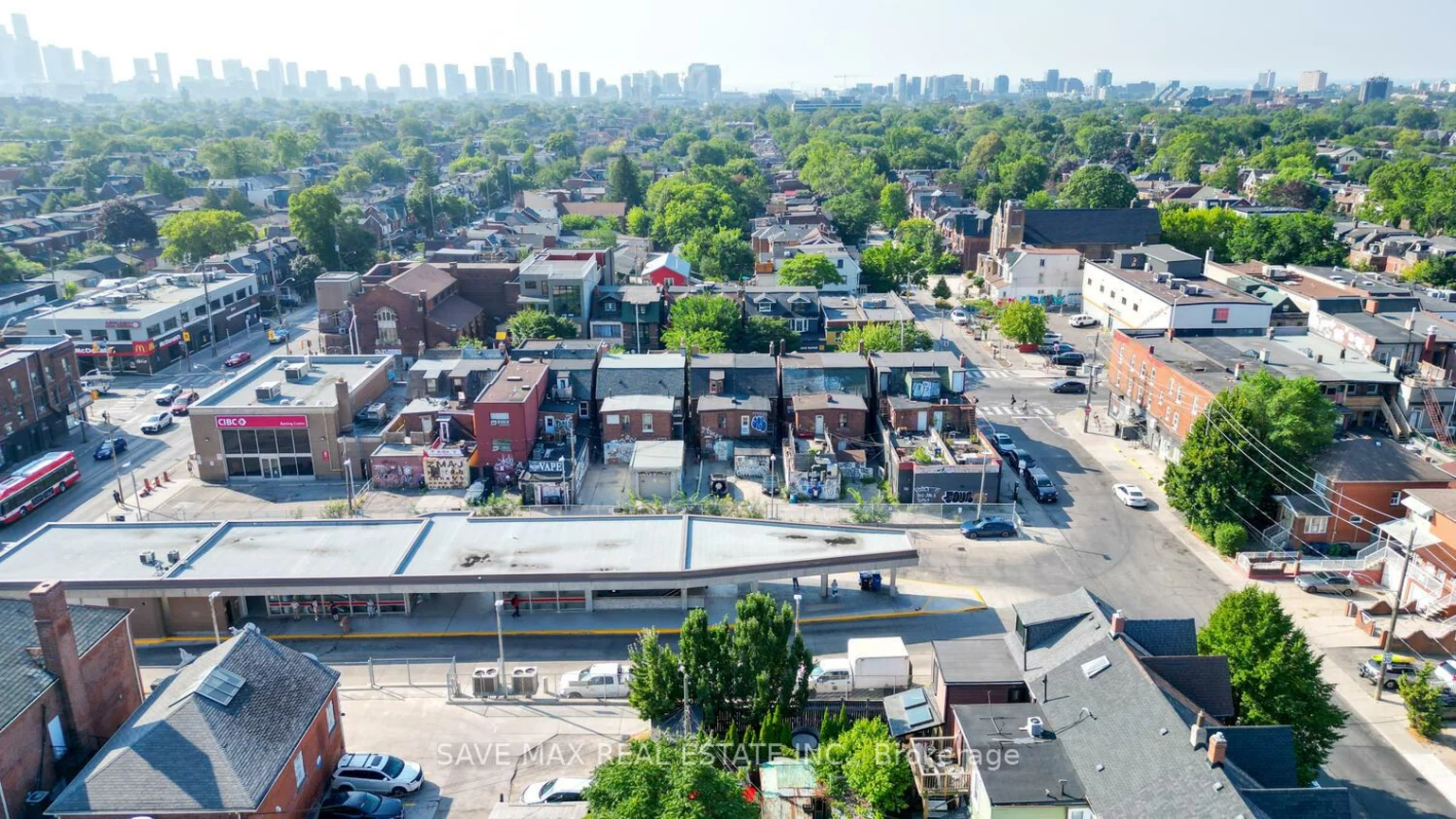910, Bloor, Dovercourt-Wallace Emerson-Junction, Toronto
