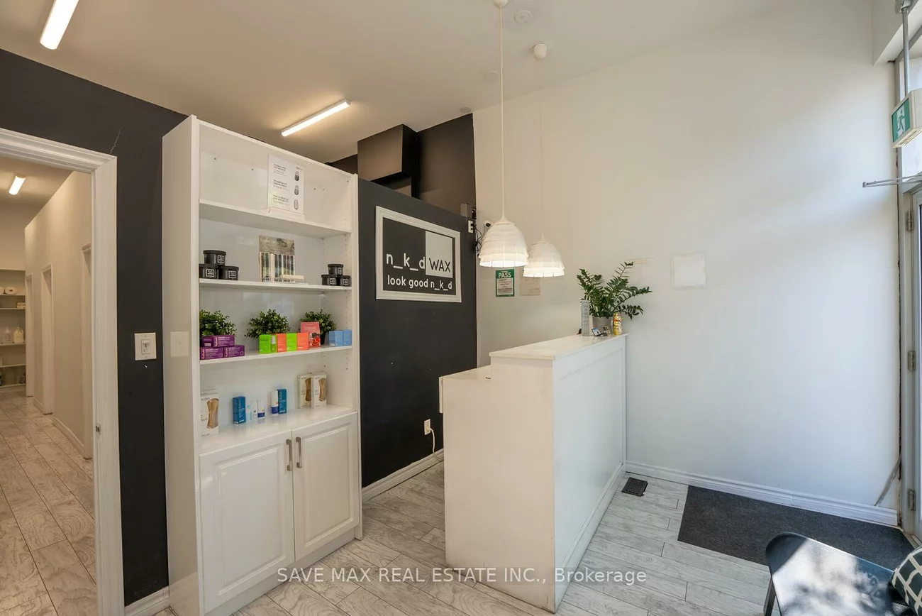 910, Bloor, Dovercourt-Wallace Emerson-Junction, Toronto