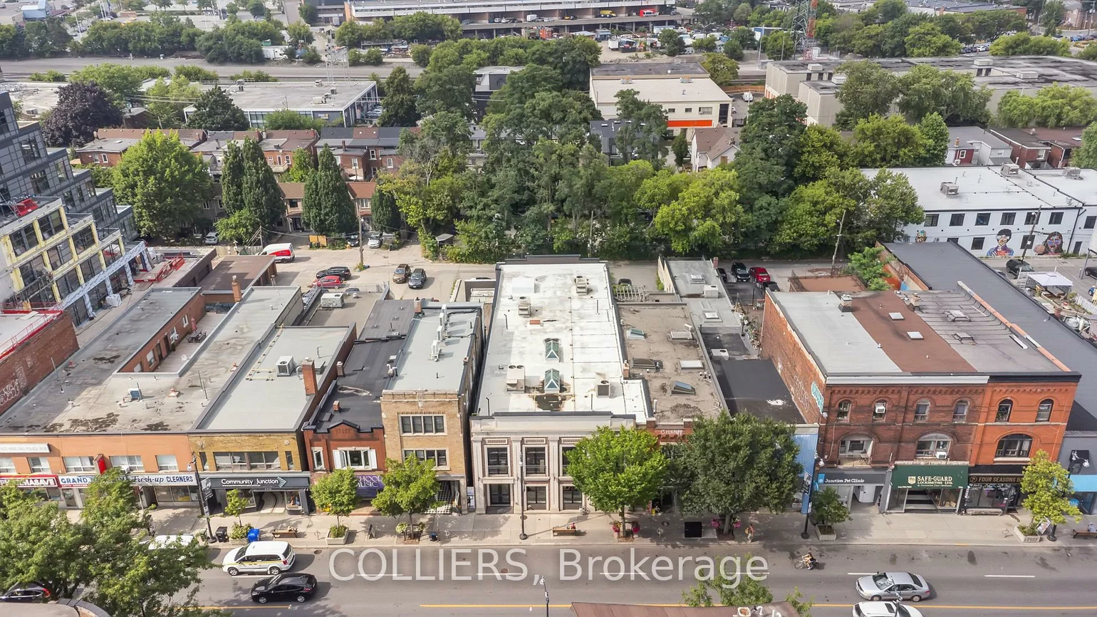 2926, Dundas, Junction Area, Toronto