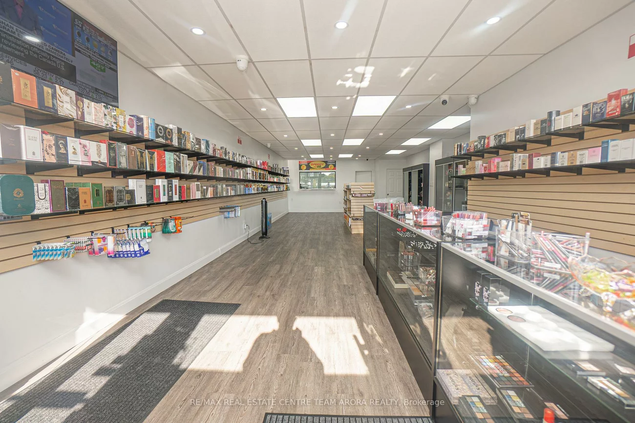 2639, Islington, Thistletown-Beaumonde Heights, Toronto