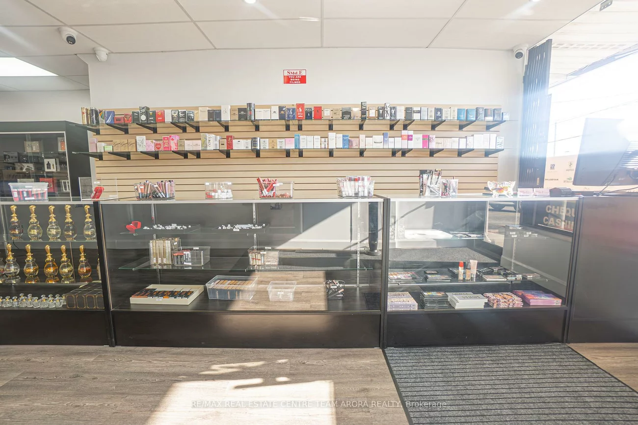 2639, Islington, Thistletown-Beaumonde Heights, Toronto