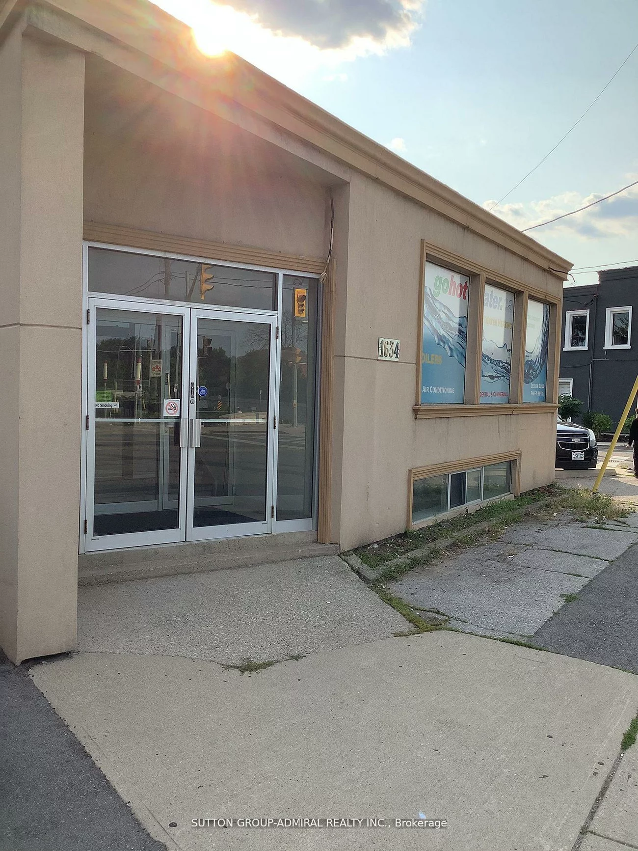 1634, Weston, Weston, Toronto
