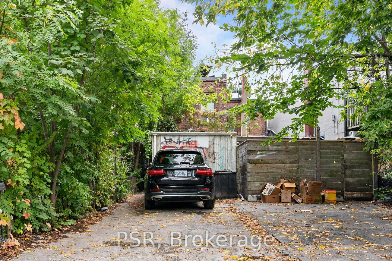 1508, Queen, Roncesvalles, Toronto