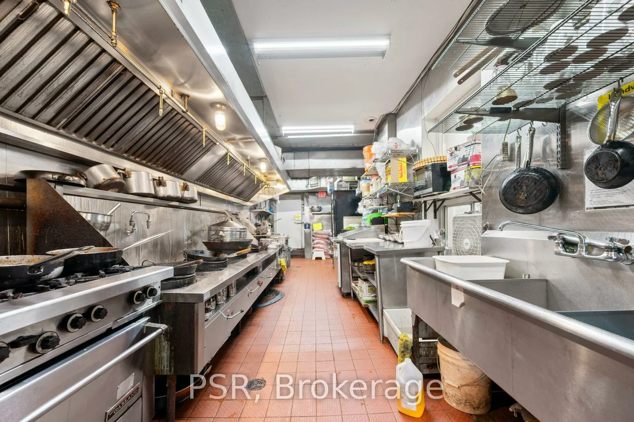 1508, Queen, Roncesvalles, Toronto