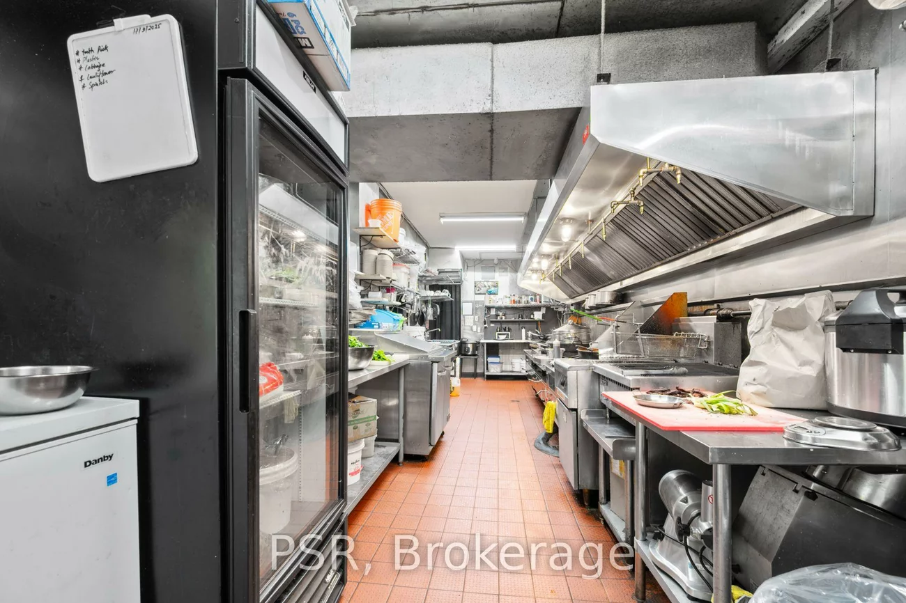 1508, Queen, Roncesvalles, Toronto