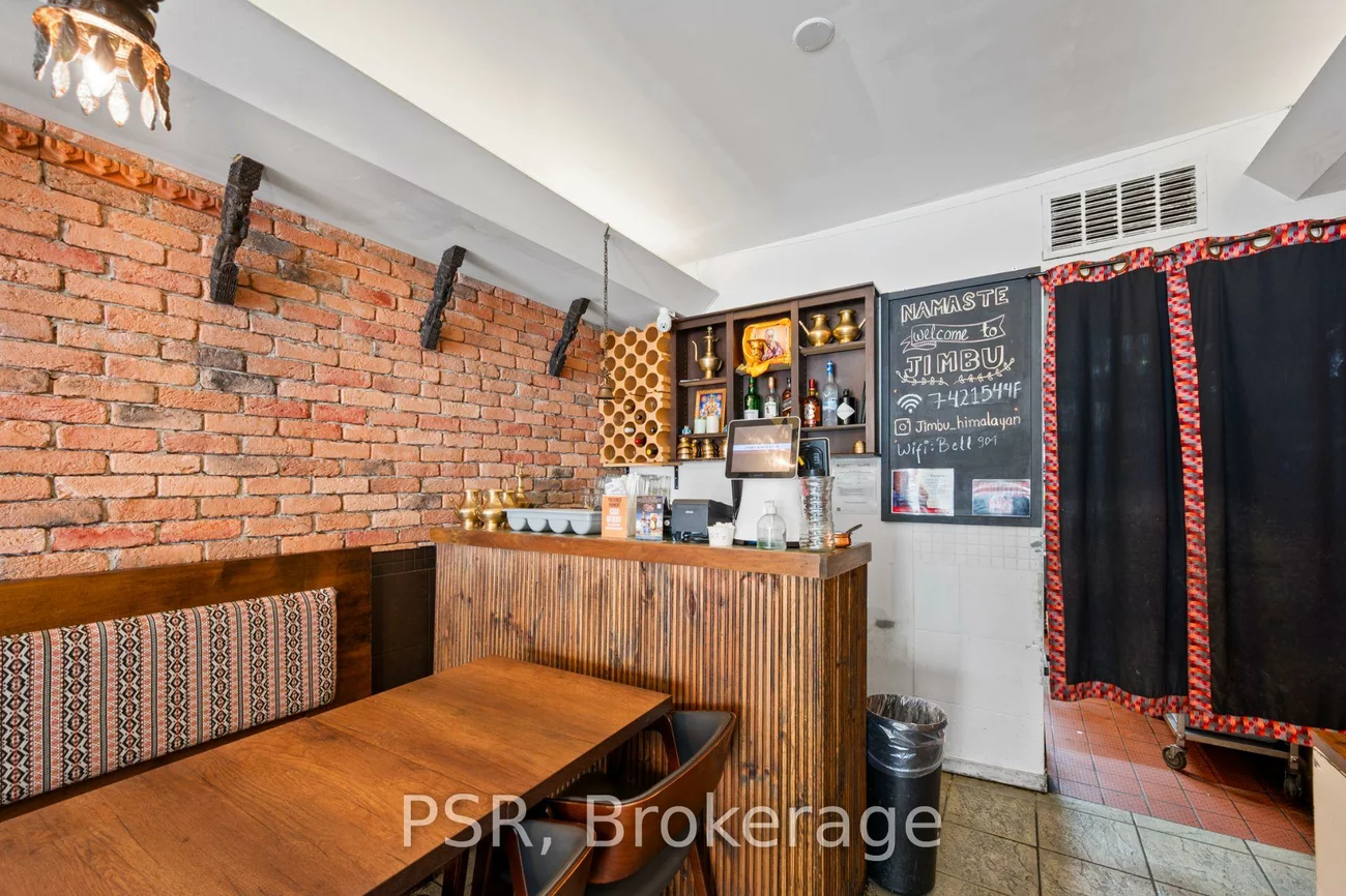 1508, Queen, Roncesvalles, Toronto