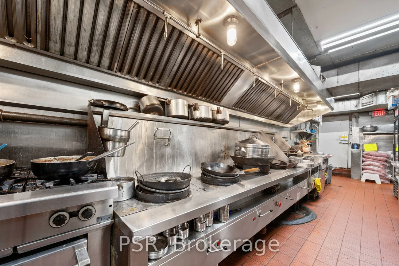 1508, Queen, Roncesvalles, Toronto