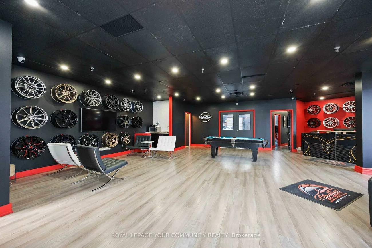37, Kodiac, York University Heights, Toronto