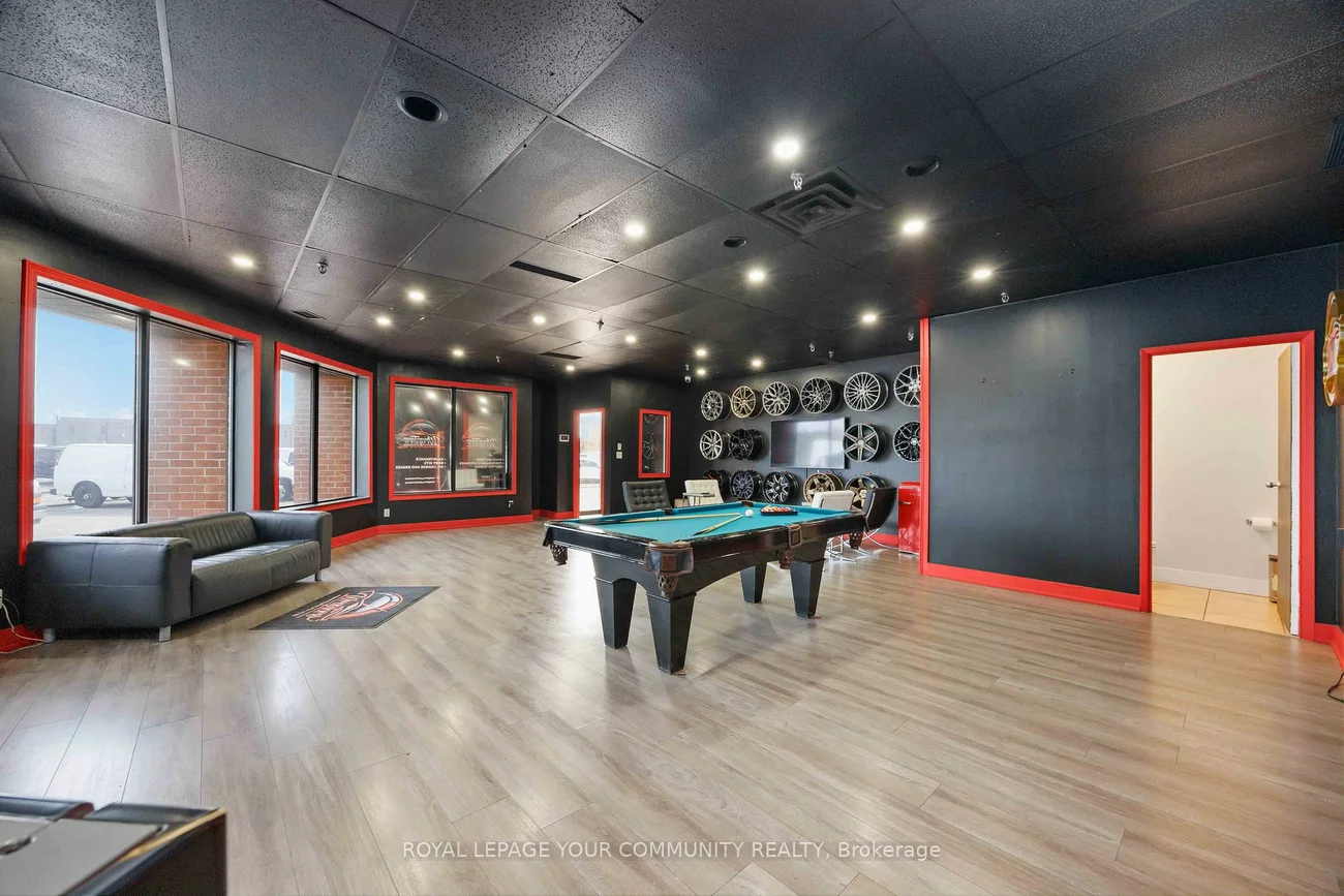 37, Kodiac, York University Heights, Toronto