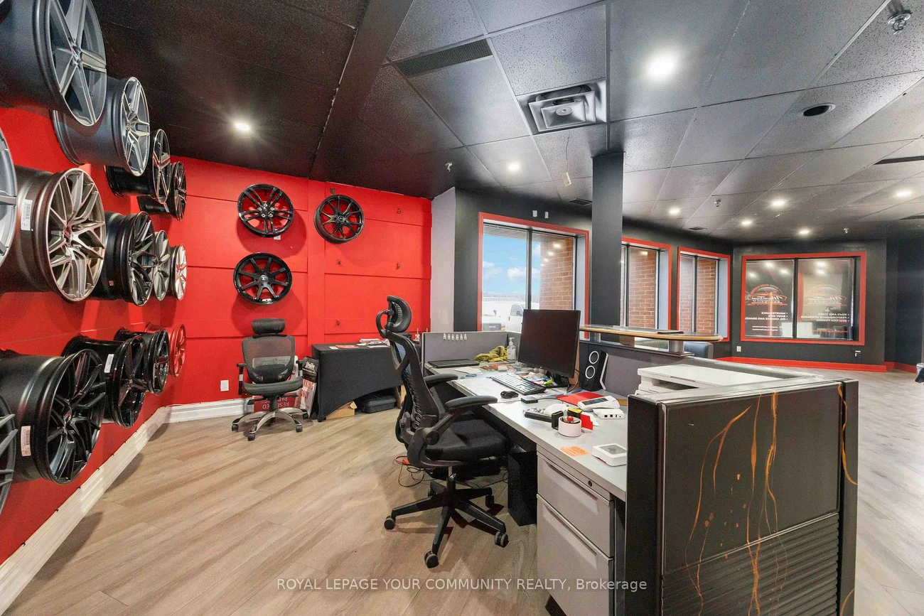 37, Kodiac, York University Heights, Toronto