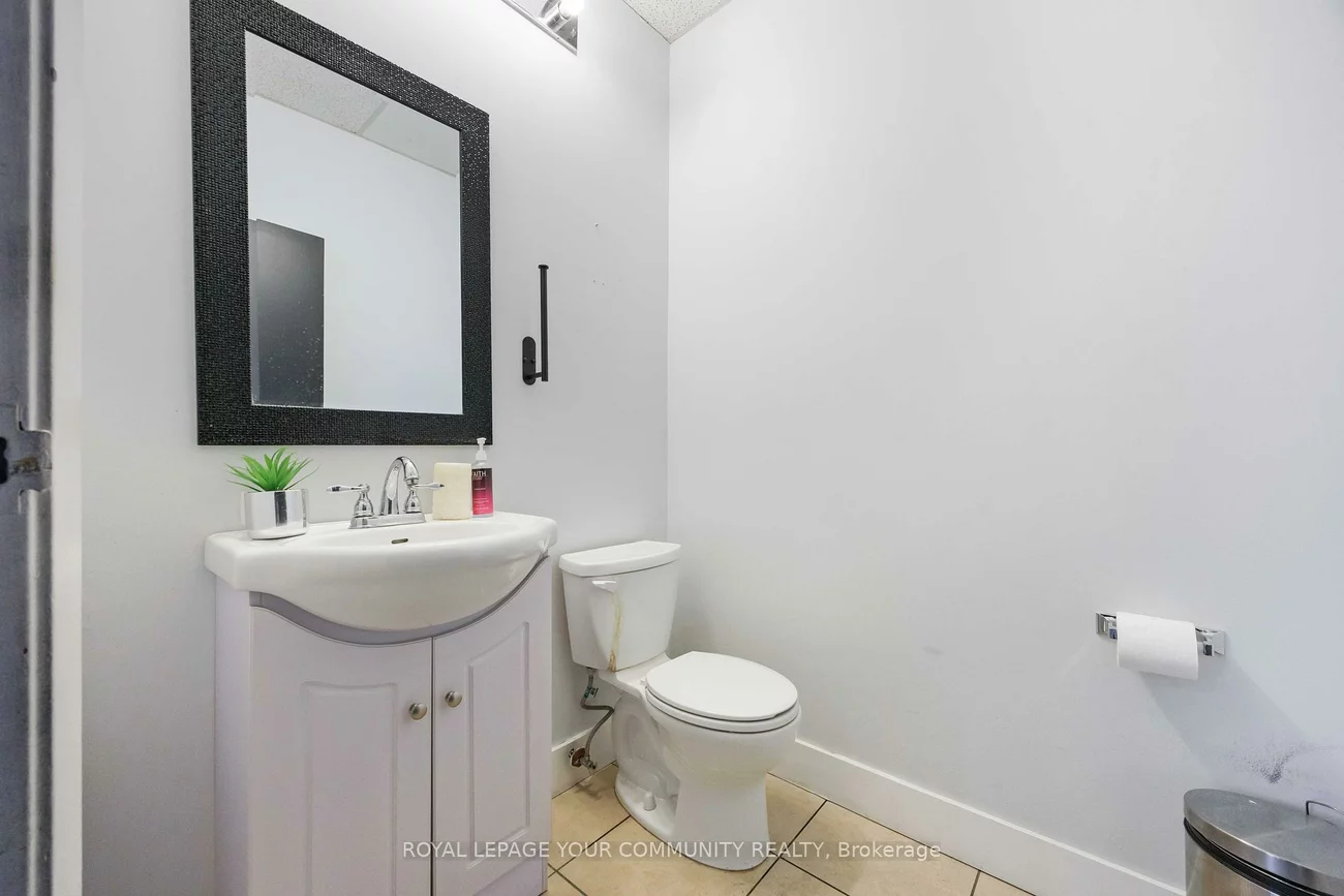 37, Kodiac, York University Heights, Toronto