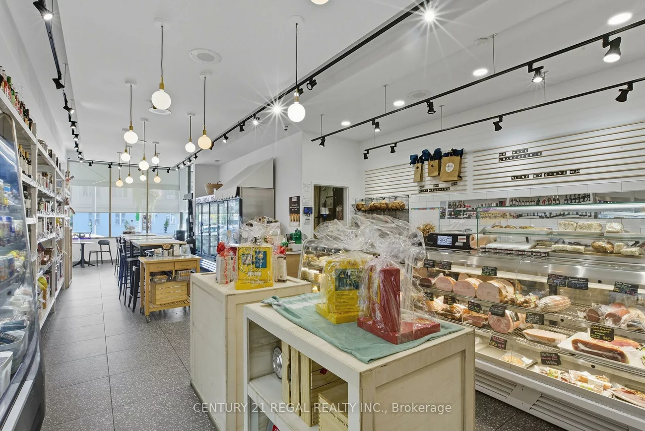 1700, St Clair, Weston-Pellam Park, Toronto