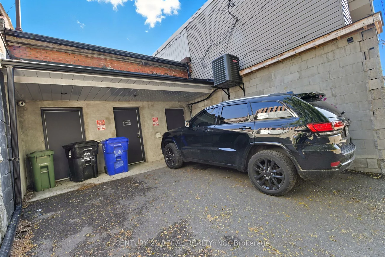1700, St Clair, Weston-Pellam Park, Toronto