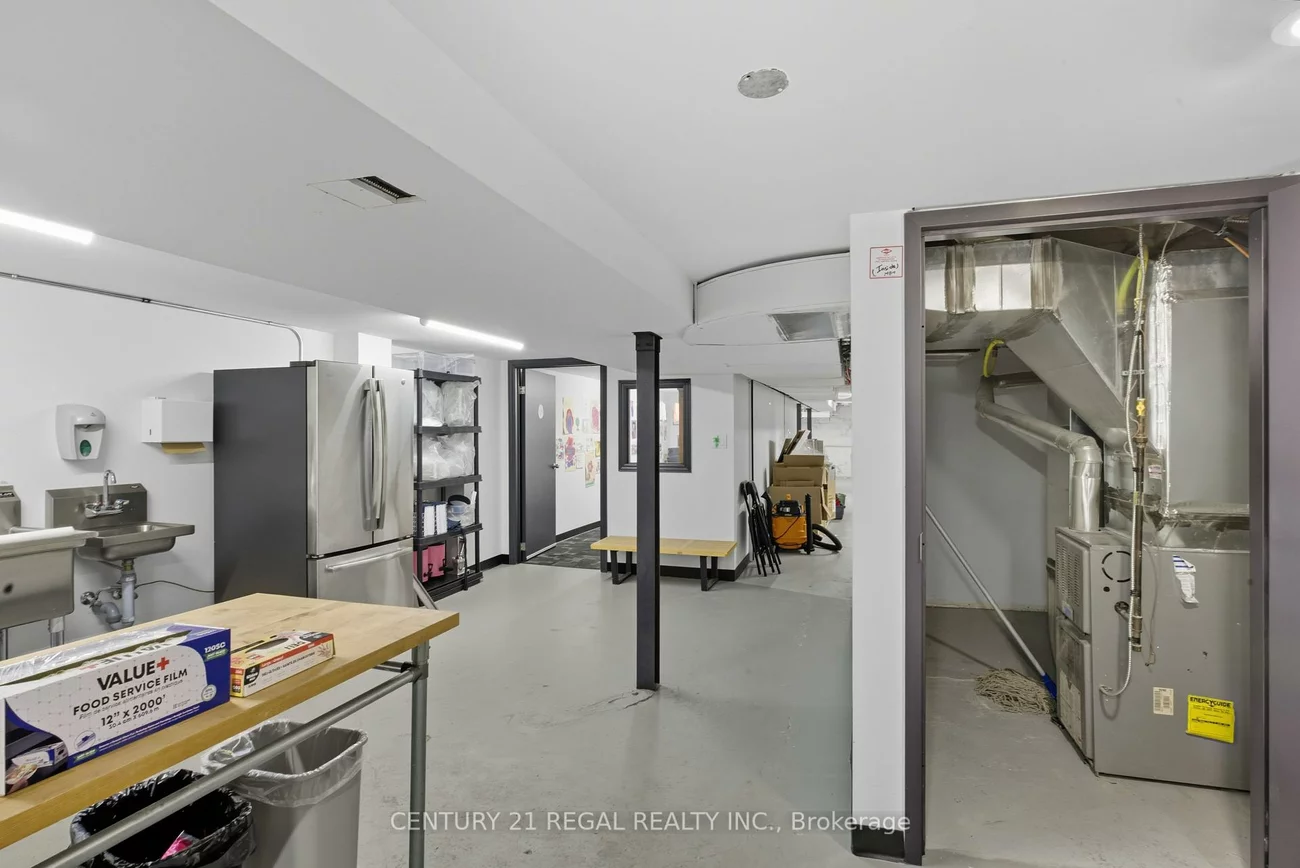 1700, St Clair, Weston-Pellam Park, Toronto