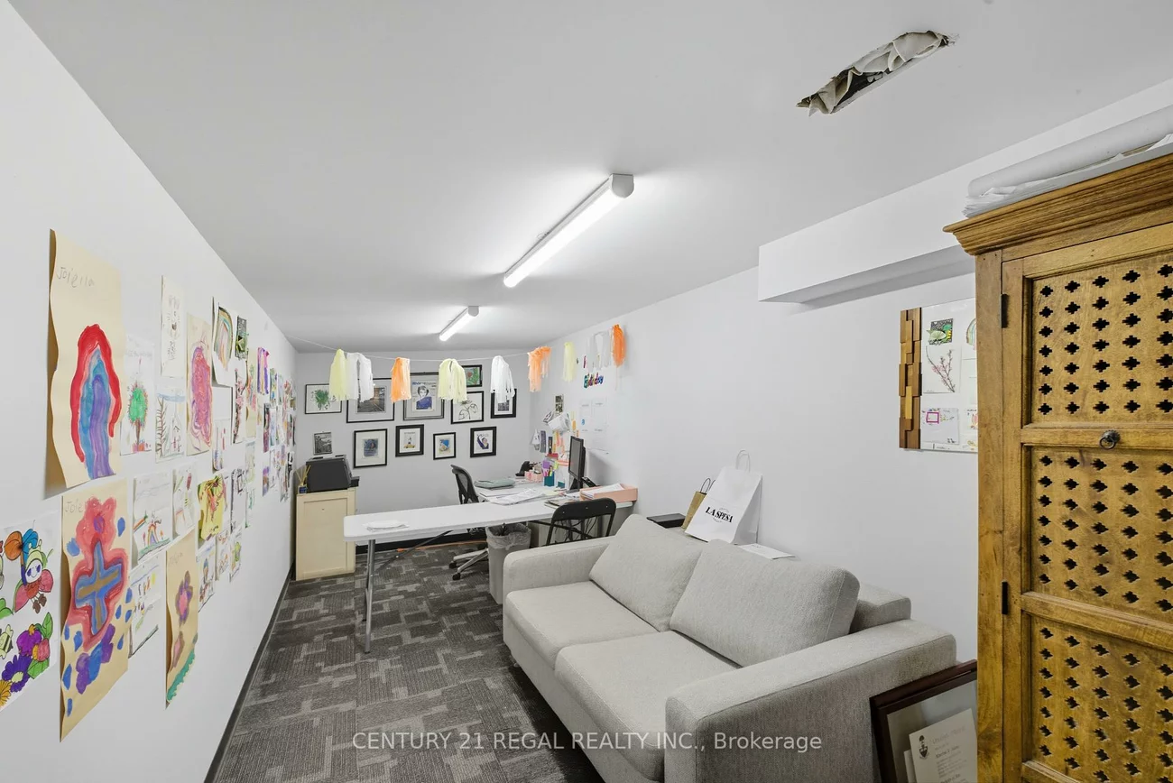 1700, St Clair, Weston-Pellam Park, Toronto