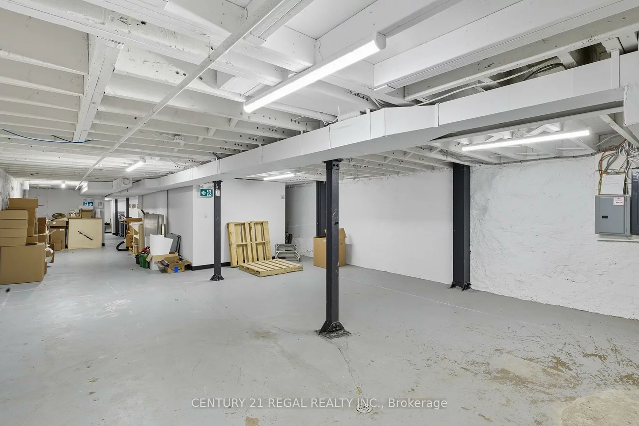 1700, St Clair, Weston-Pellam Park, Toronto