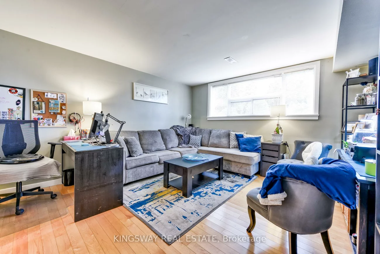 29, Evans, Mimico, Toronto