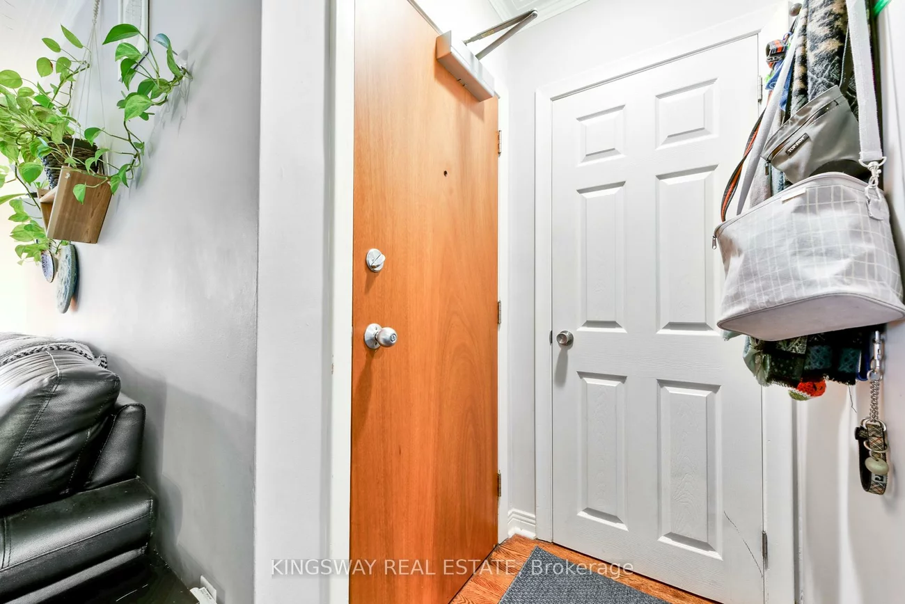 29, Evans, Mimico, Toronto