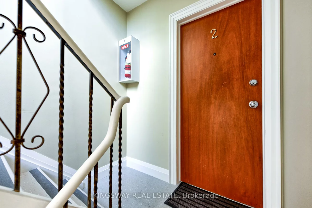 29, Evans, Mimico, Toronto