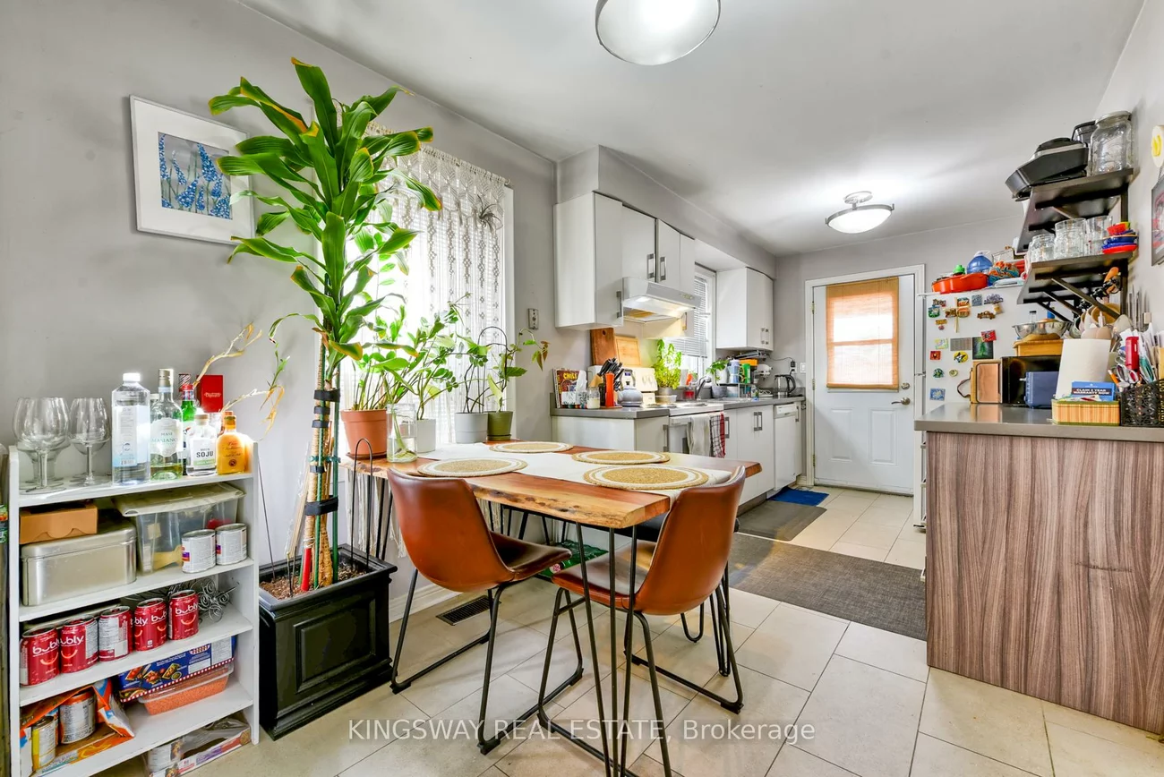 29, Evans, Mimico, Toronto
