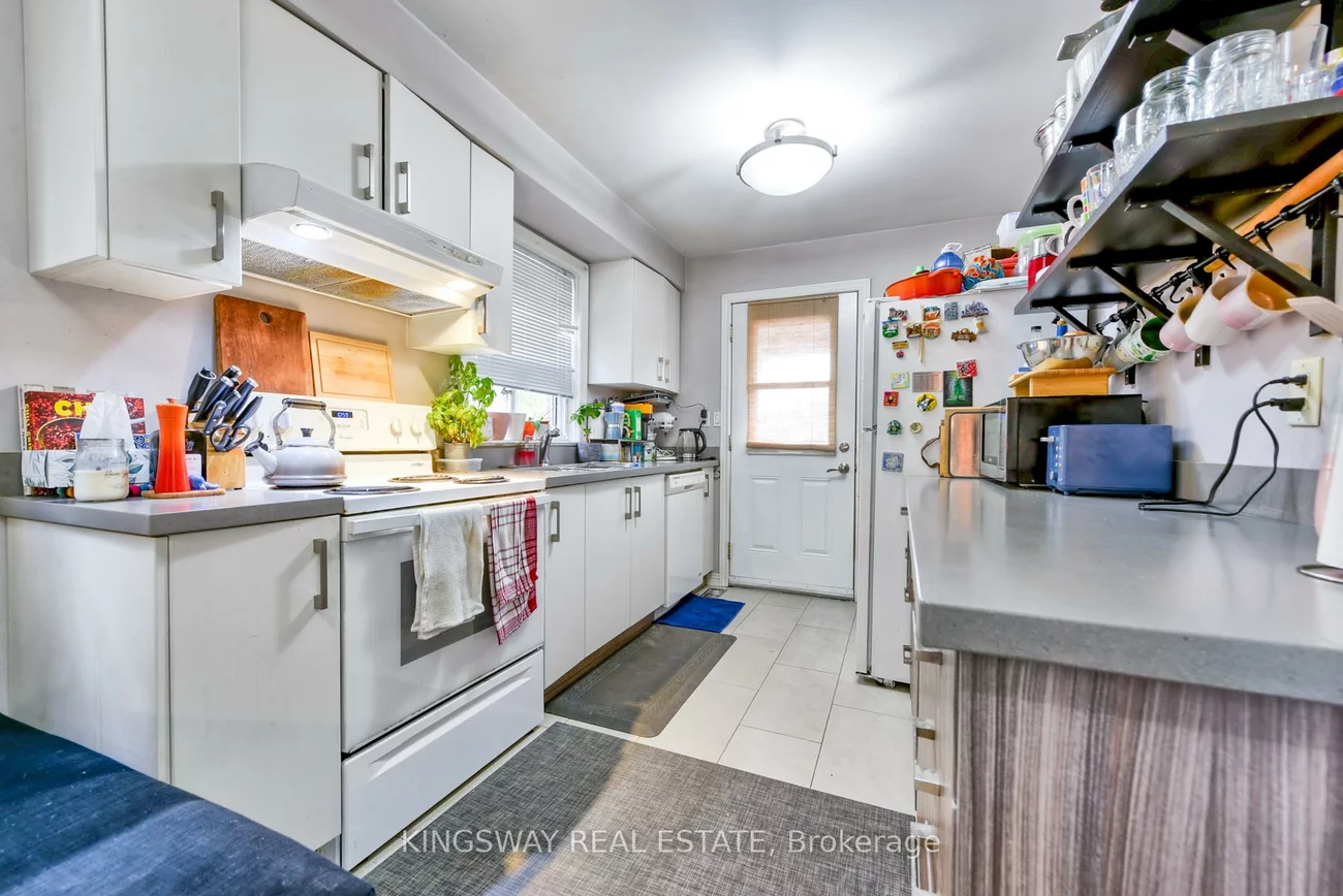 29, Evans, Mimico, Toronto
