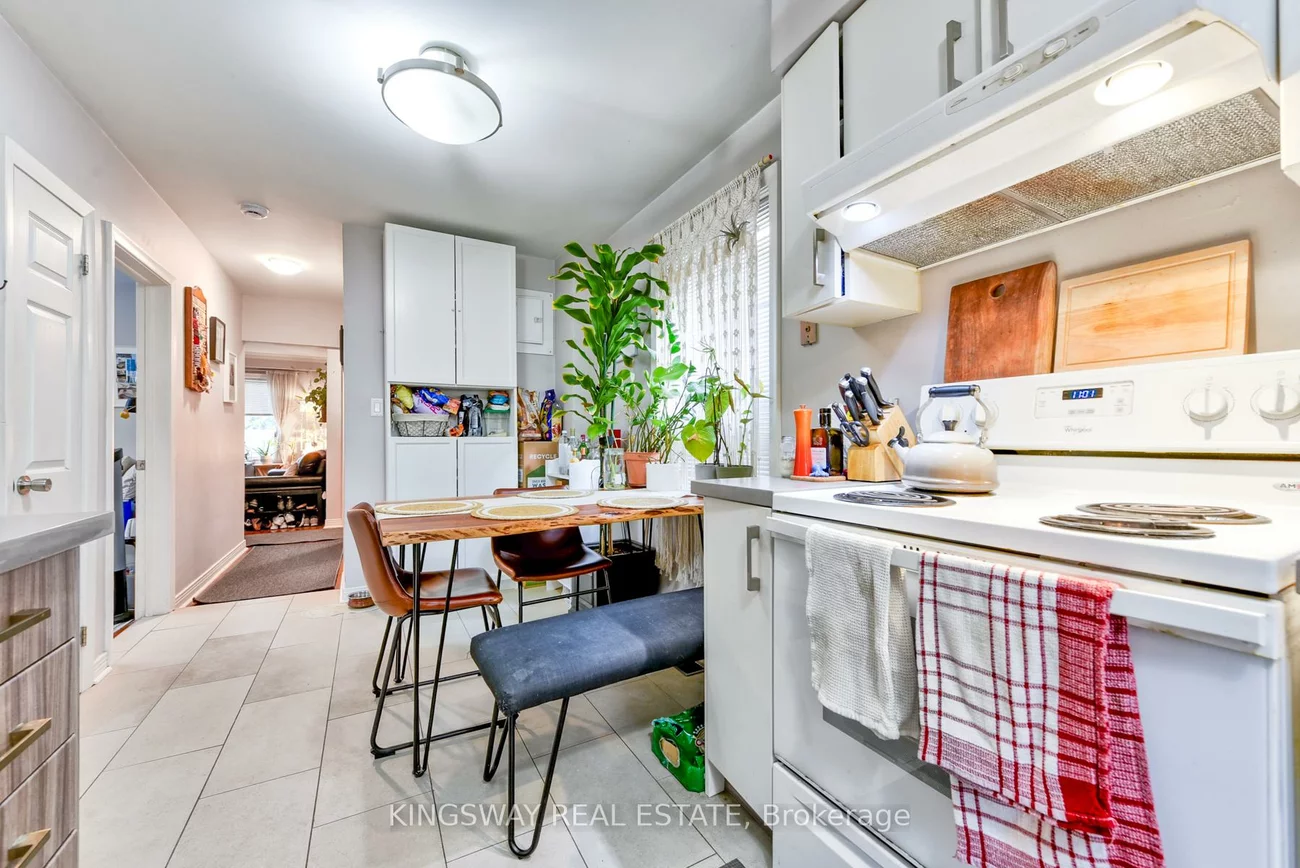 29, Evans, Mimico, Toronto